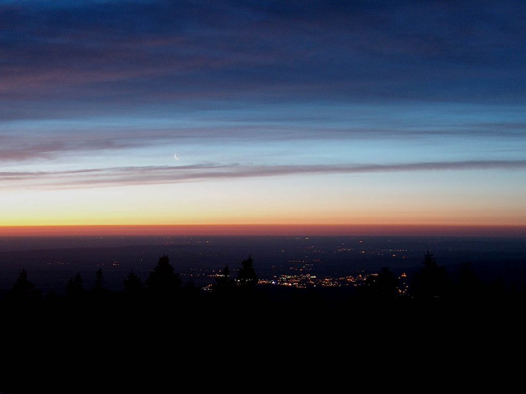 03h50_Wernigerode_mit_Mond.jpg